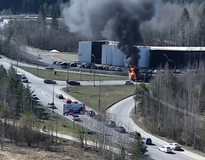 горит грузовик