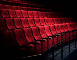 В кинотеатре