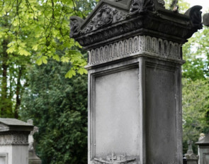 кладбище_надгробие