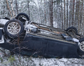 Перевернувшийся автомобиль