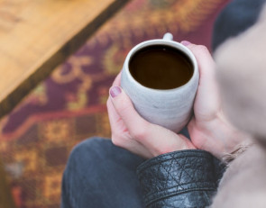 Кофе в руках