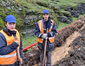 лопаты_траншея_строители