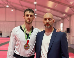 Владислав Ларин