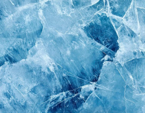 Лед на озере