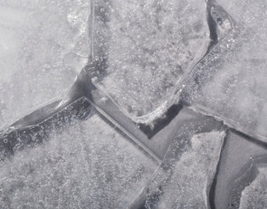 потрескавшийся лед