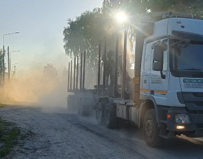 Пыльная городская дорога