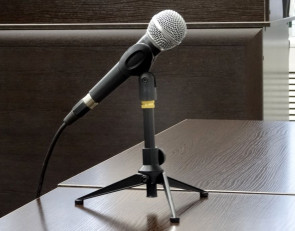 Микрофон в суде