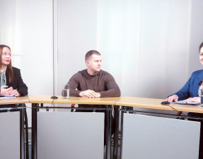 Мизинкова и Романов в студии