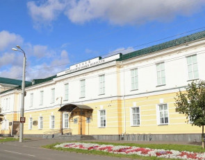 здание музея ИЗО