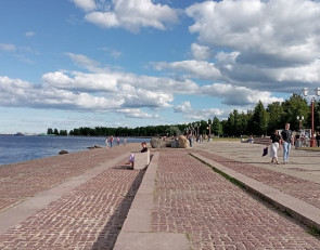 Лето на набережной