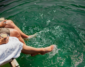 парочка на пирсе