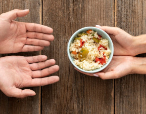 еда в миске