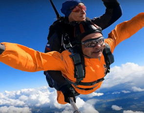 прыжок с парашютом