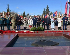 Возложение цветов День Победы