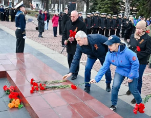 возложение цветов