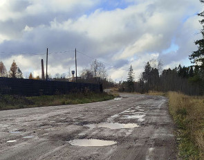 Грунтовая дорога в поселке Кааламо