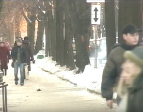 люди в городе зимнем