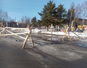 провалился асфальт на дороге