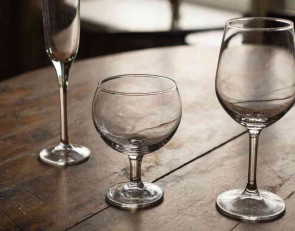 пустые бокалы