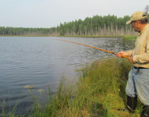 Рыбак в Карелии