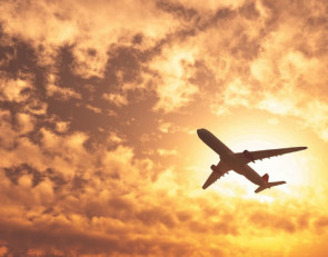 Самолет в небе