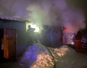 Сгорел гараж в Кеми