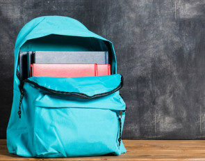 учебники в рюкзаке