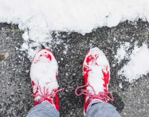 обувь и снег