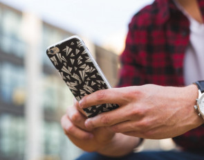 Мужчина с телефоном