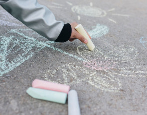 рисунок мелом на асфальте