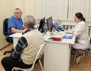 пациент на приеме у доктора