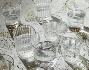 Водка на столе