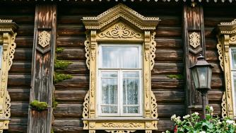 окно в старом доме-памятнике