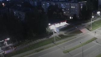 самокатчик упал, подъехала скорая помощь