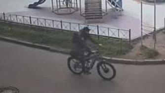 велосипедист-нарушитель на записи с камер