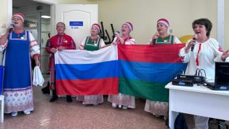 вокальная группа дает концерт в больнице