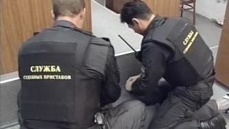 двое приставов