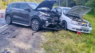 два автомобиля столкнулись