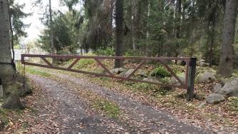 Шлагбаум под снос