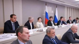 Парфенчиков среди чиновников и Новак