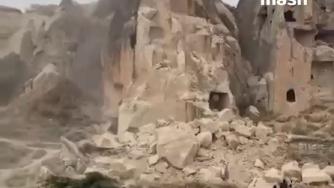 рухнувшая скала
