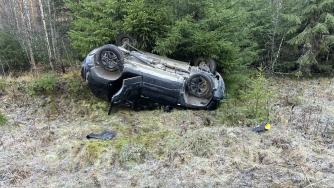 Перевернувшийся автомобиль