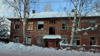 Ветхий аварийный дом в Петрозаводске.