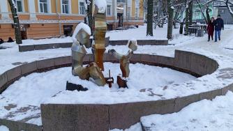 фонтан зимой