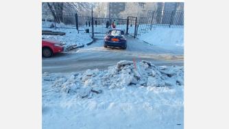 авто у школы