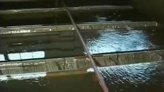 вода