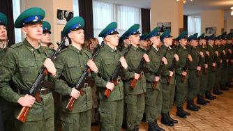 Молодые пограничники принимают Присягу