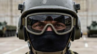 каска_военный