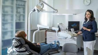 стоматолог
