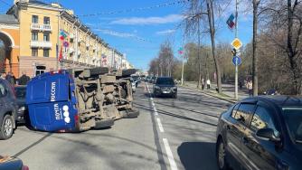 Перевернувшийся автомобиль